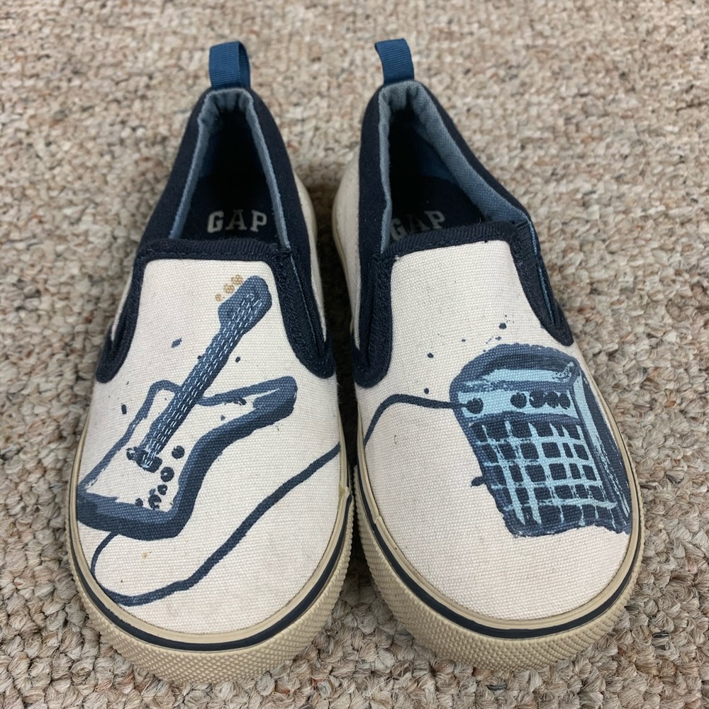 Gap slip on shoes